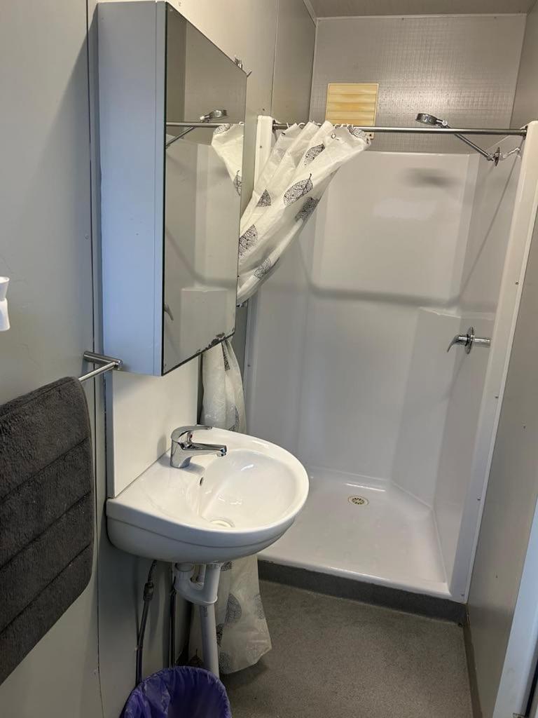 Gundy Pub & Caravan Park Gundiah Экстерьер фото