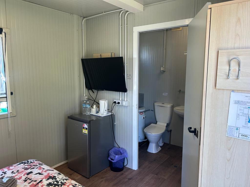 Gundy Pub & Caravan Park Gundiah Экстерьер фото
