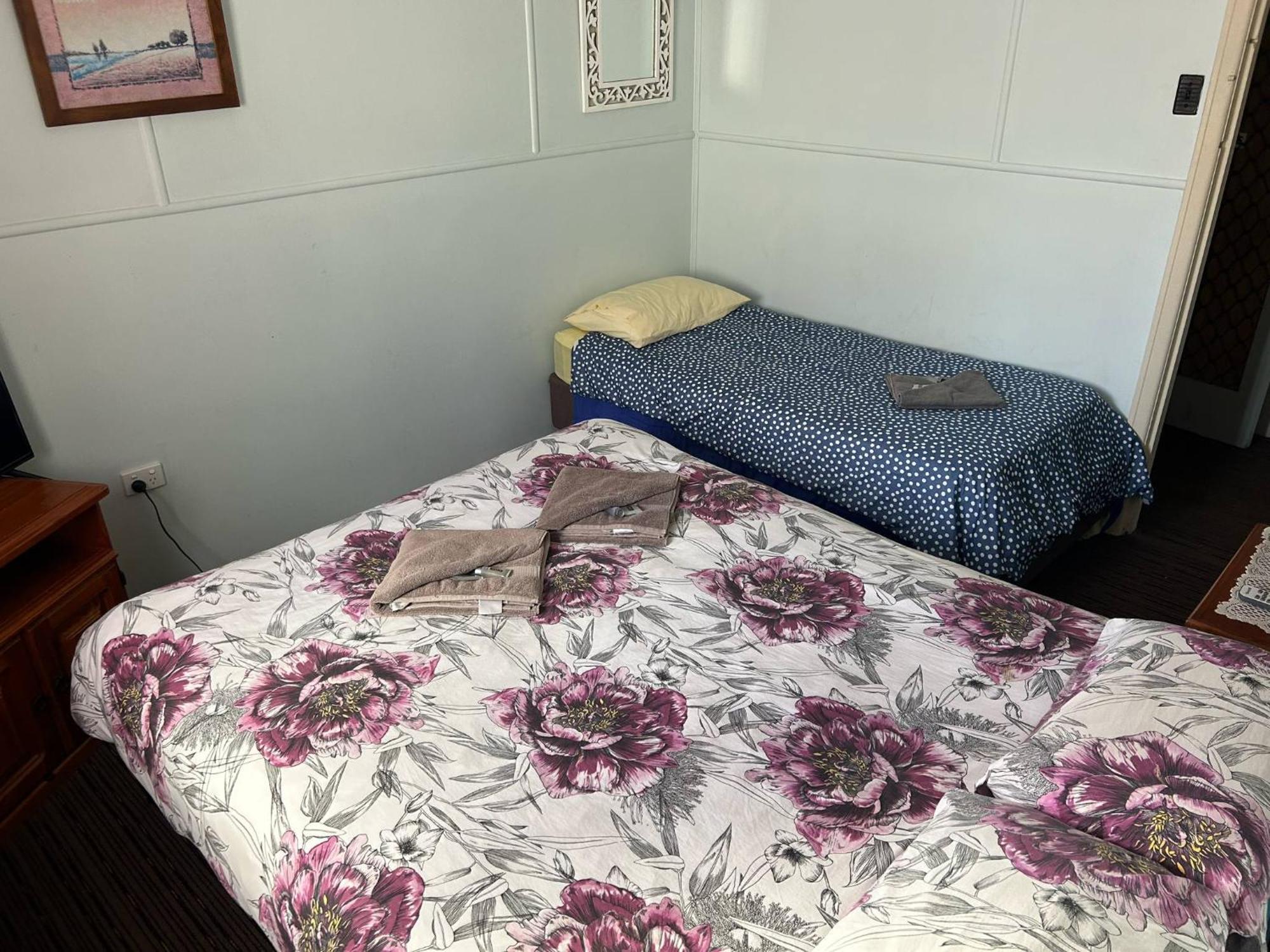 Gundy Pub & Caravan Park Gundiah Экстерьер фото